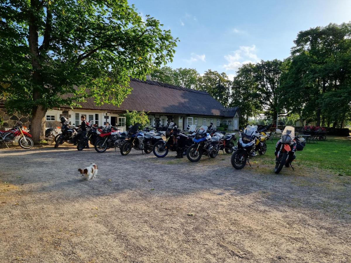 Vanatoa Taluhotell Koguva Exteriör bild